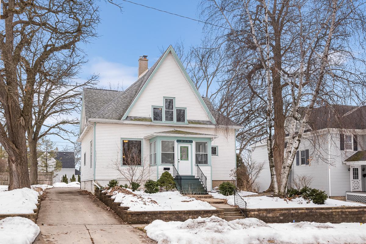 325 East Jackson Street