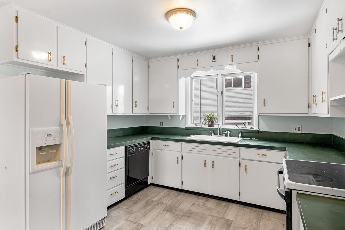 325 East Jackson Street