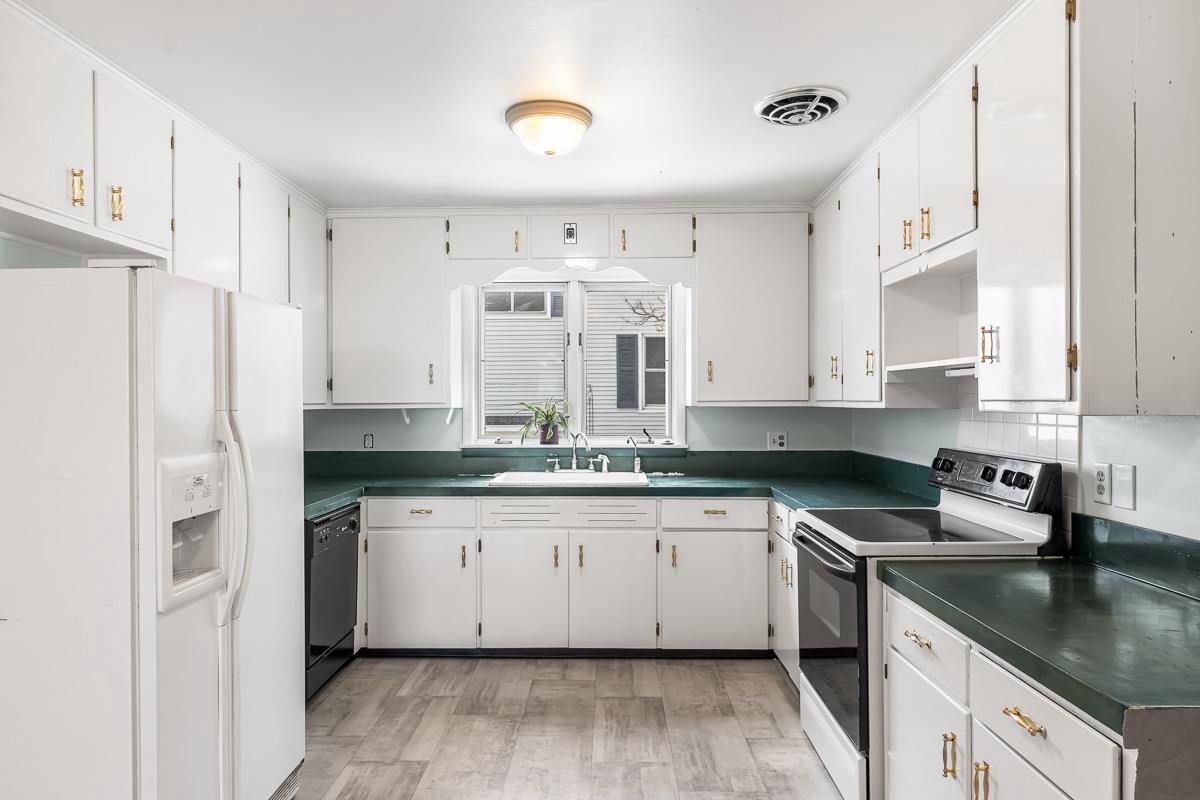 325 East Jackson Street