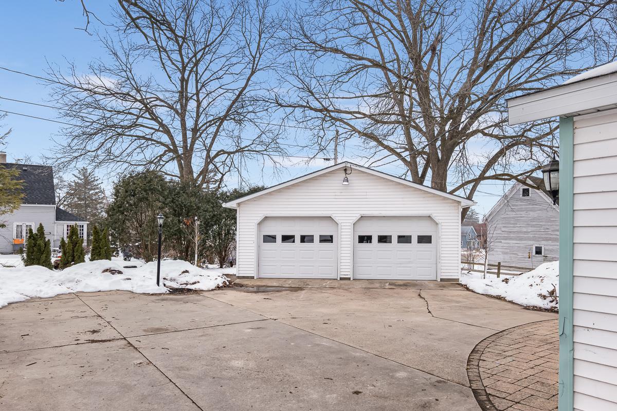 325 East Jackson Street