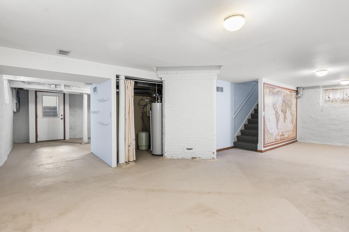 325 East Jackson Street