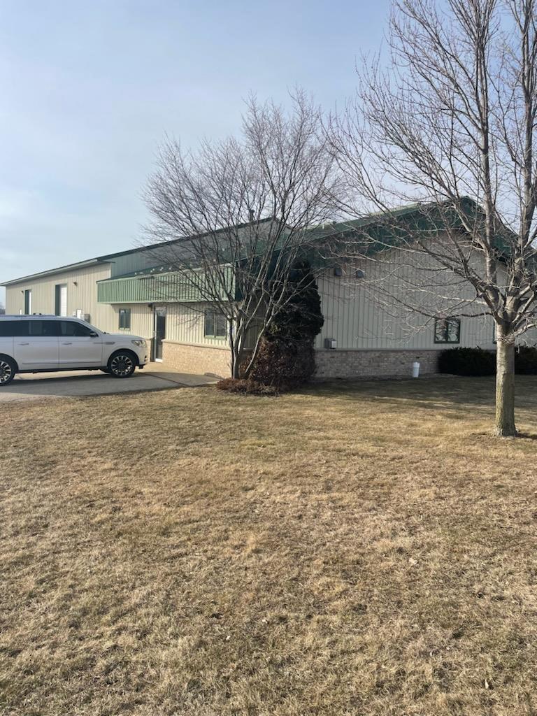 555 Commercial Avenue