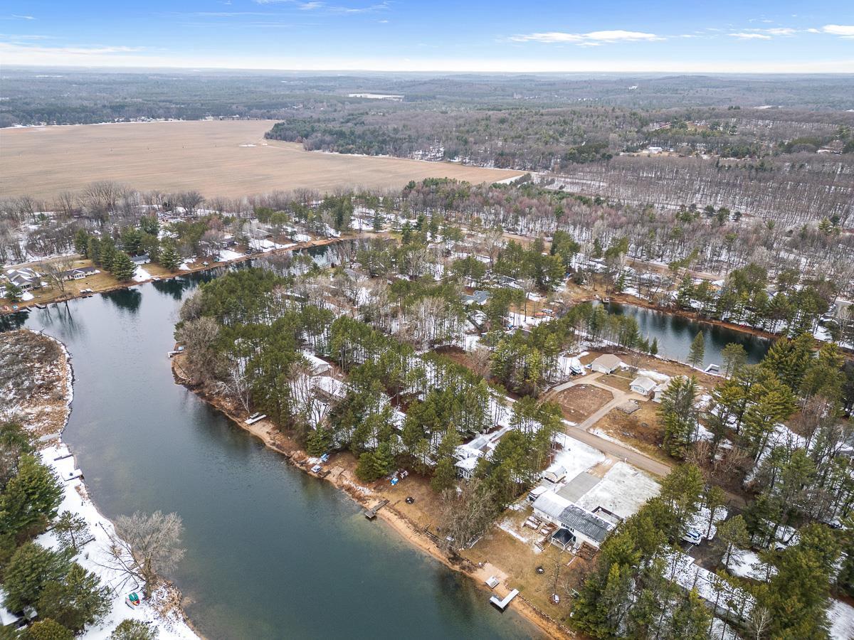 W6335 Peninsula Court