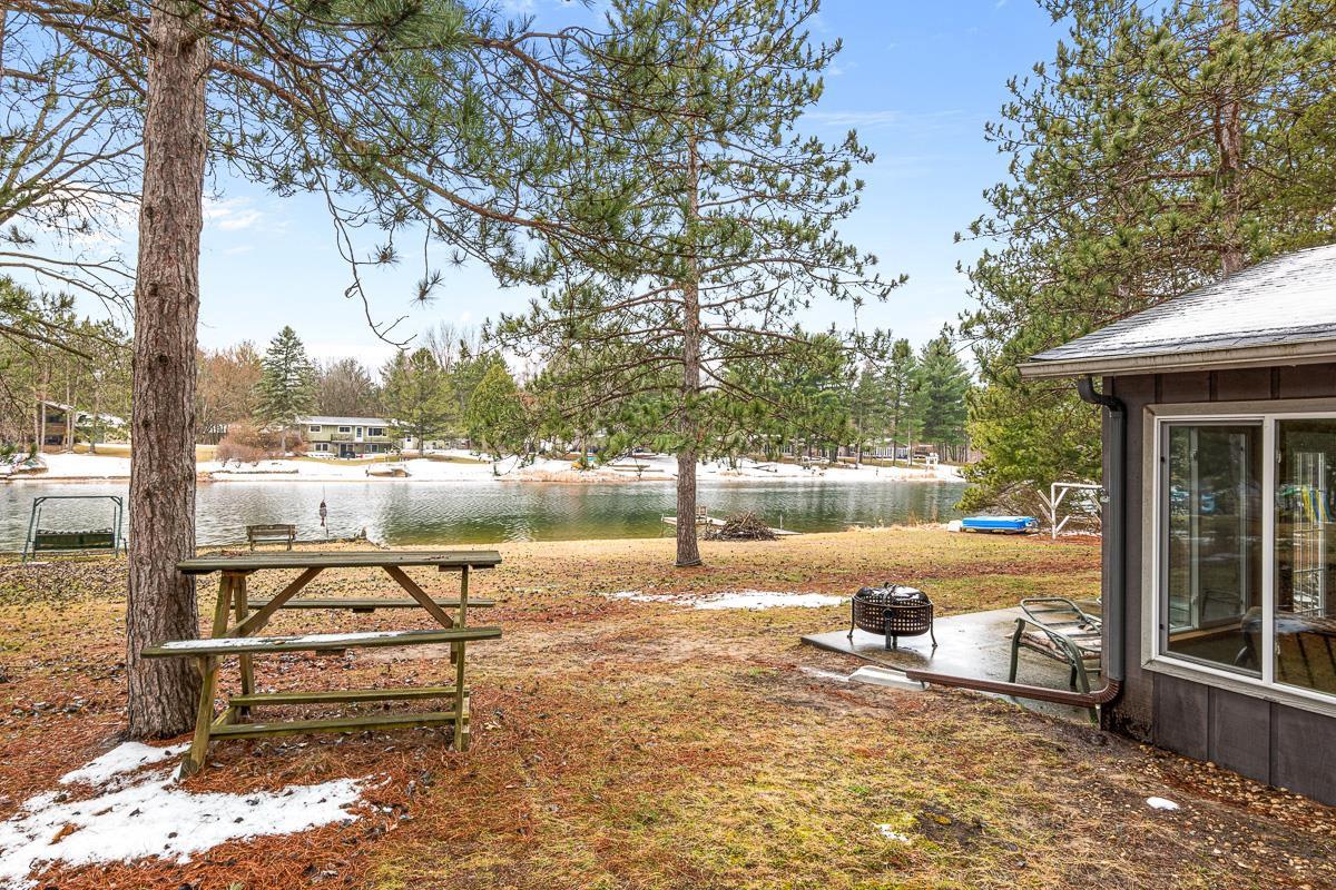 W6335 Peninsula Court