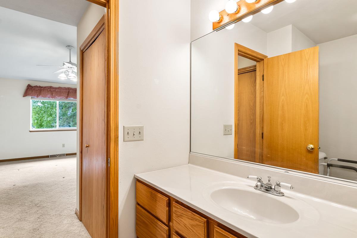 N6011 Heritage Drive 12B