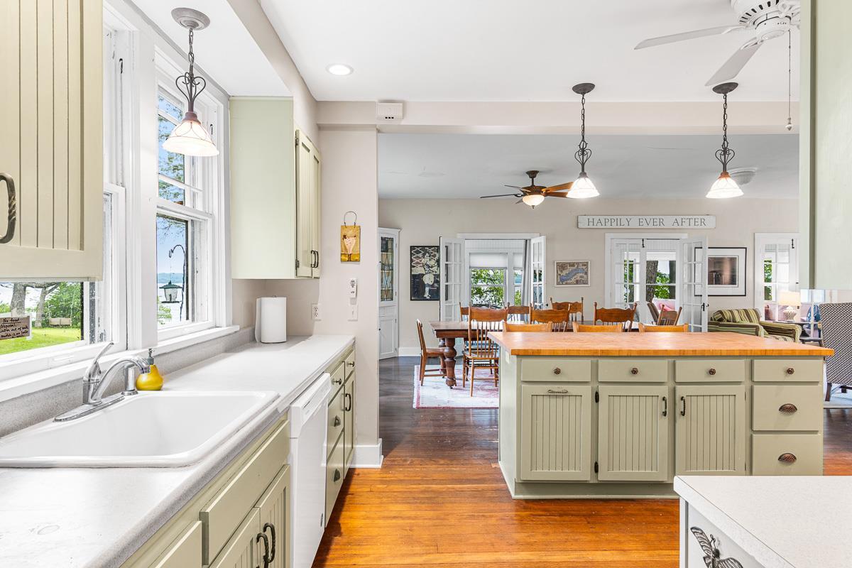 607 B Illinois Avenue