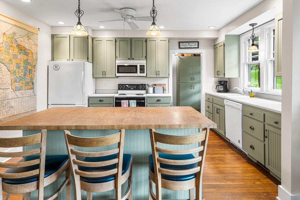 607 B Illinois Avenue