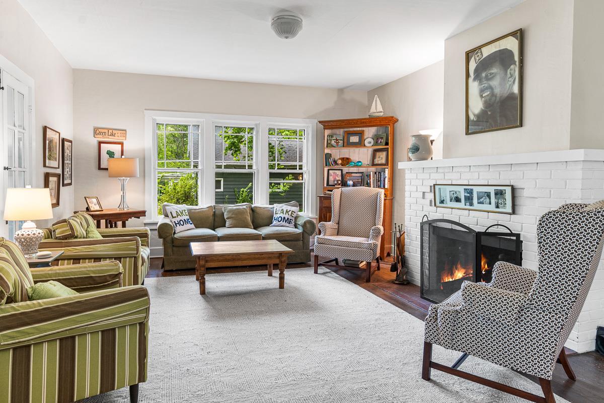 607 B Illinois Avenue