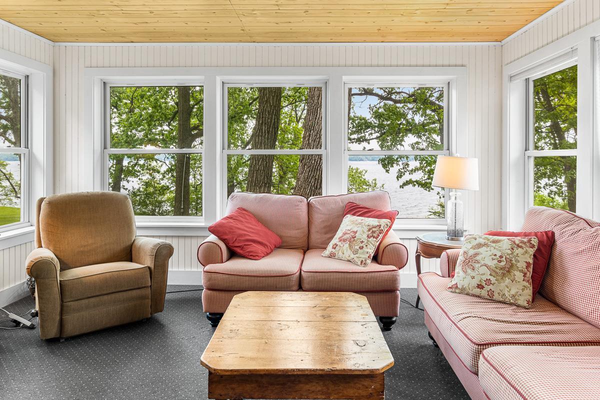 607 B Illinois Avenue