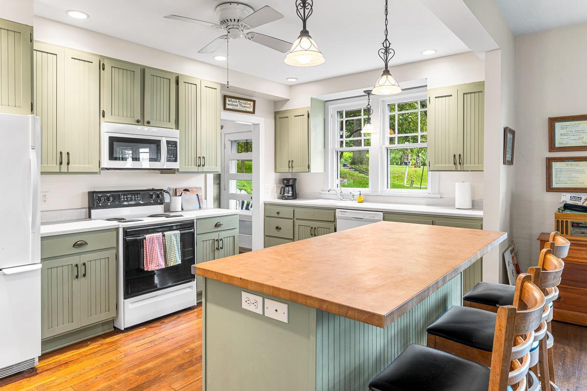 607 B Illinois Avenue