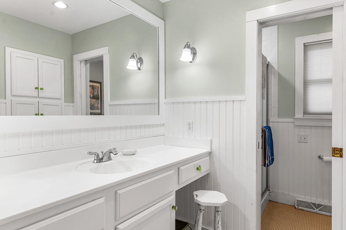 607 B Illinois Avenue