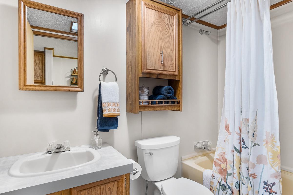 W1325 Spring Grove Road 6