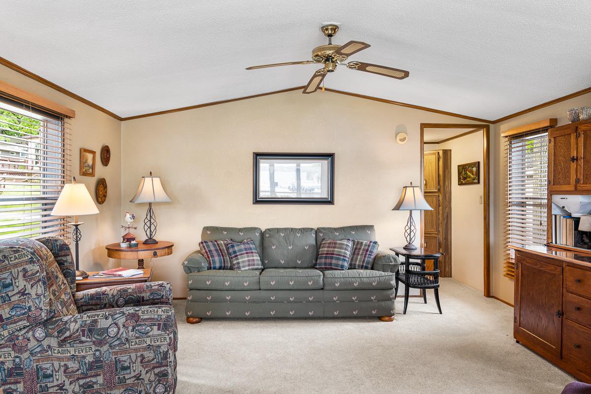 W1325 Spring Grove Road 6