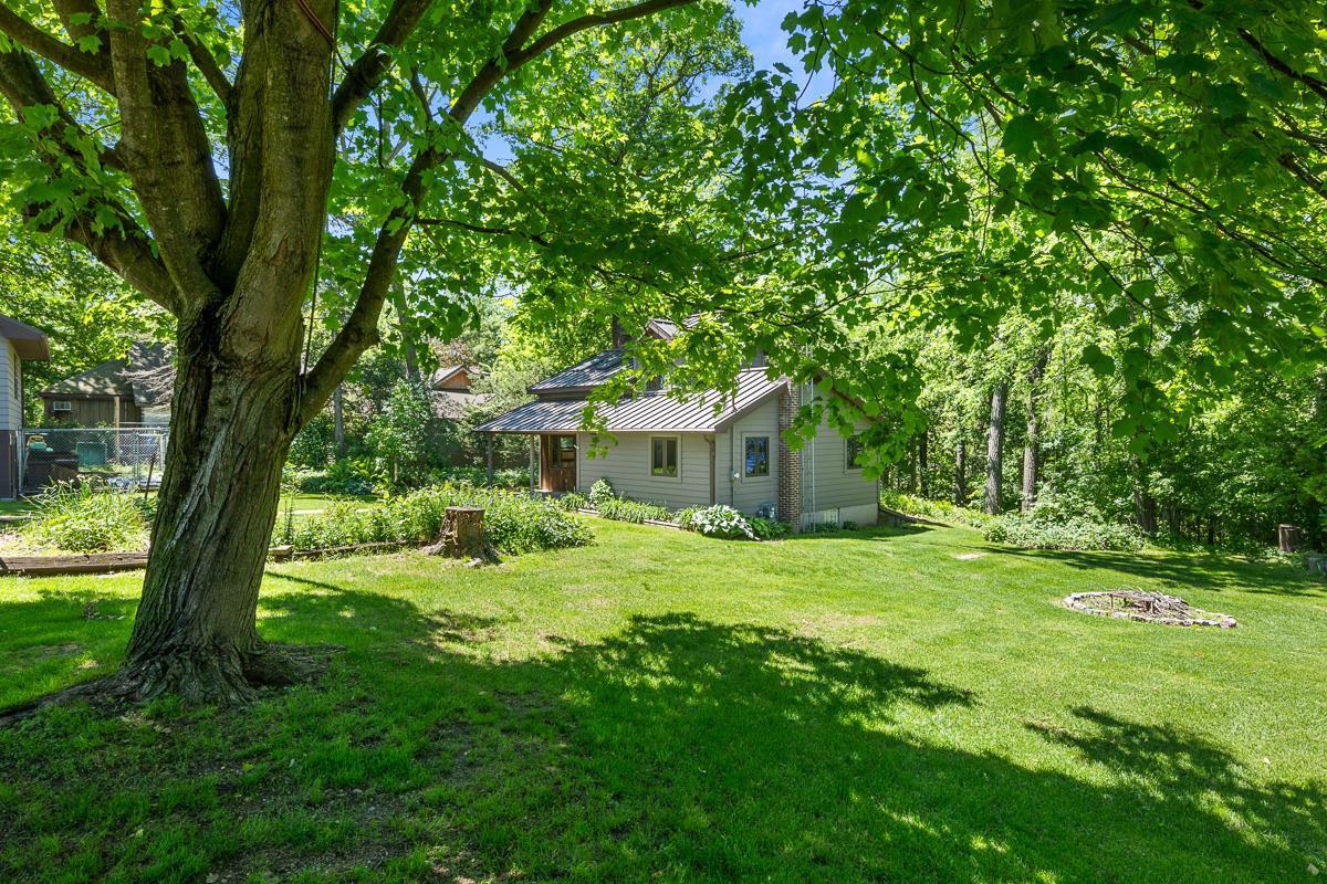 N5149 Forest Glen Beach Road