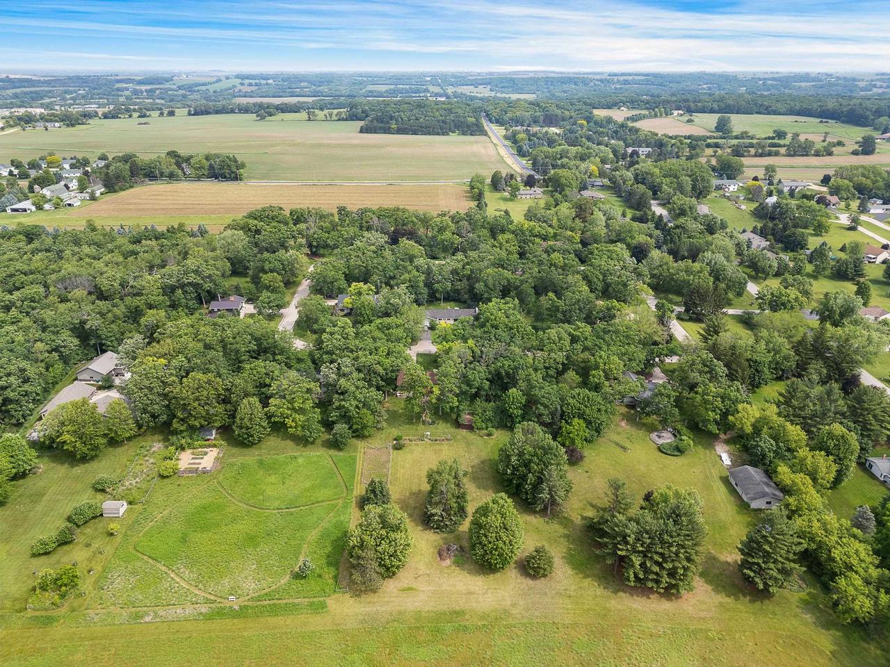 W968 Woodland Circle