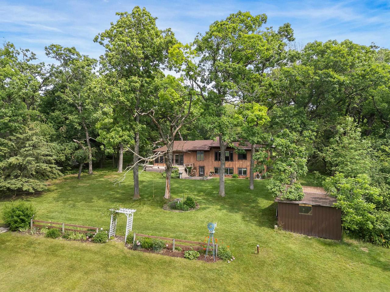 W968 Woodland Circle