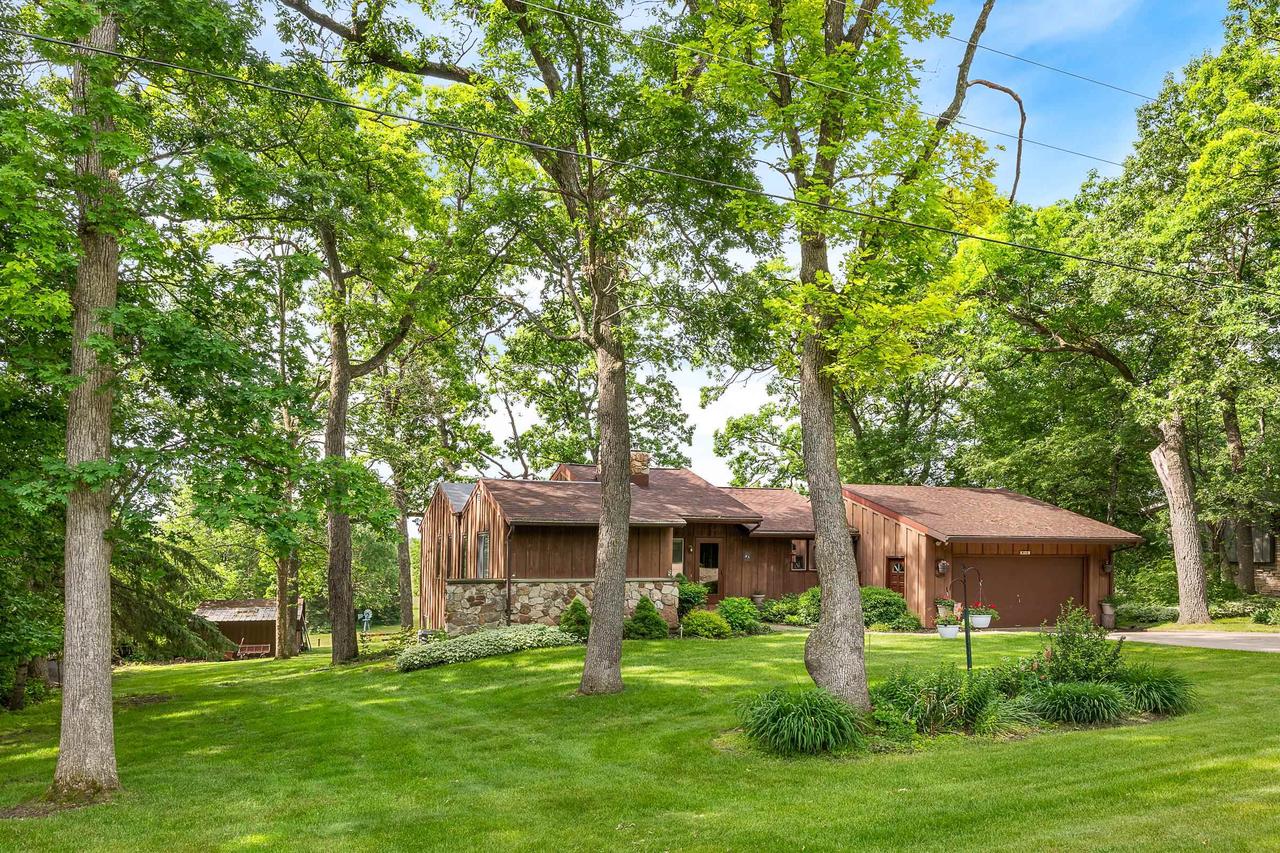 W968 Woodland Circle