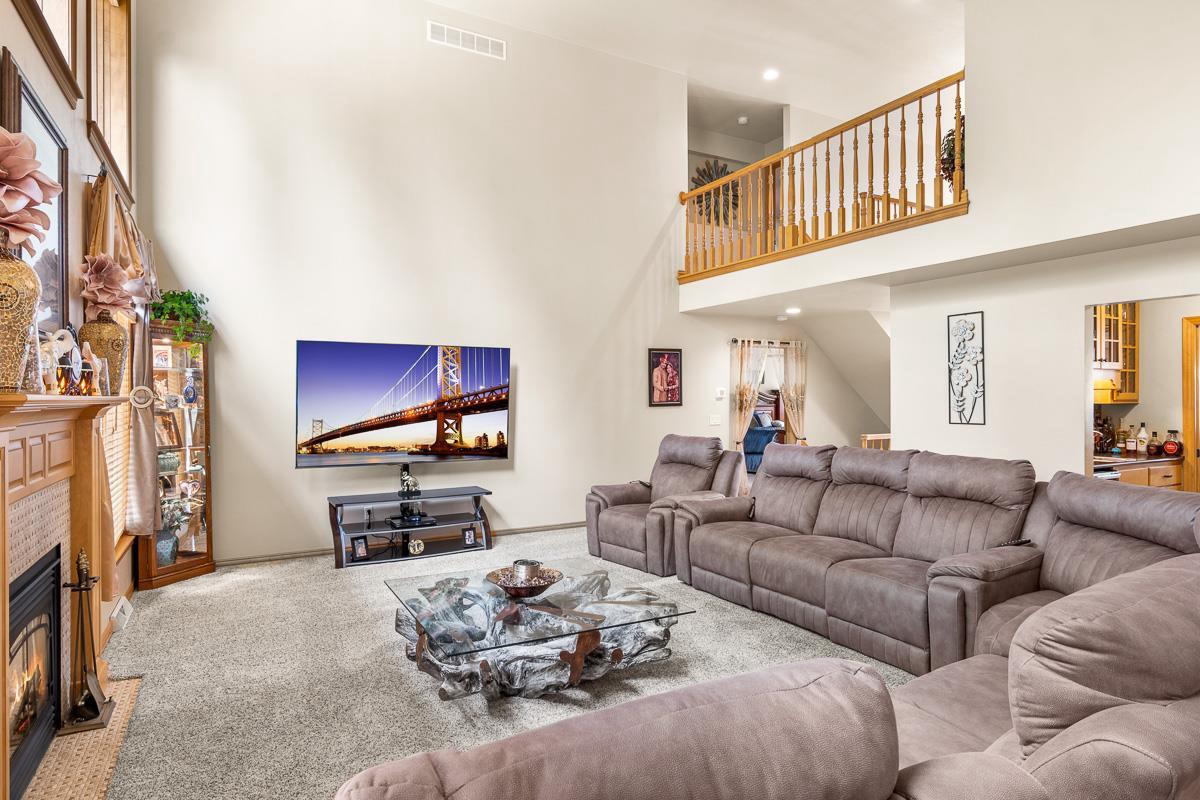 1424 Willow Creek Parkway