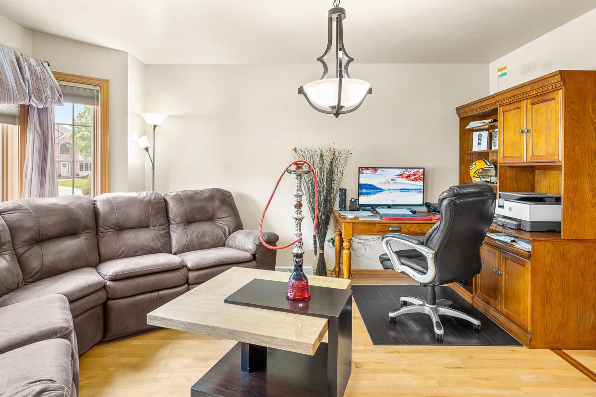 1424 Willow Creek Parkway