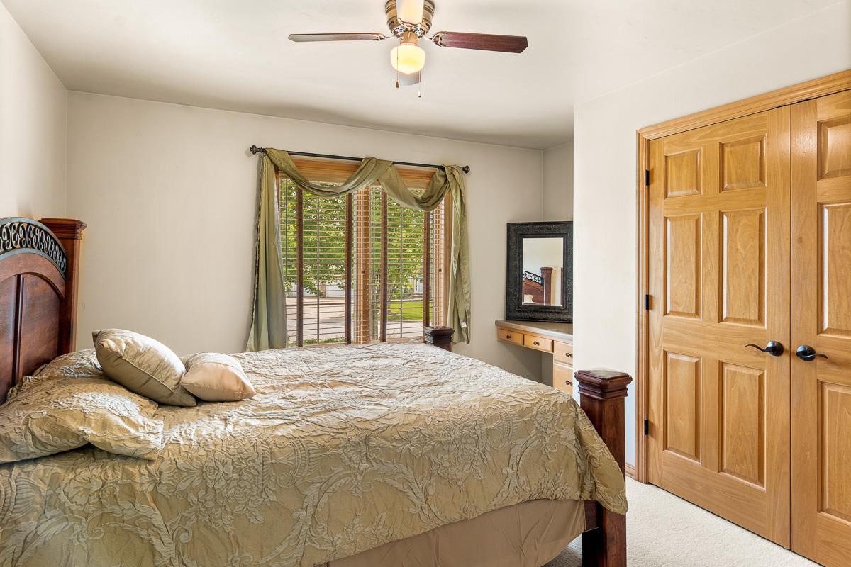 1424 Willow Creek Parkway