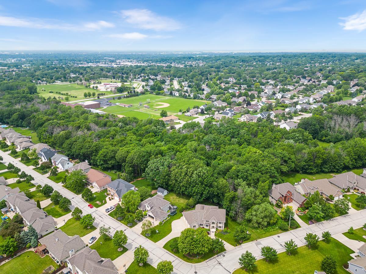 1424 Willow Creek Parkway