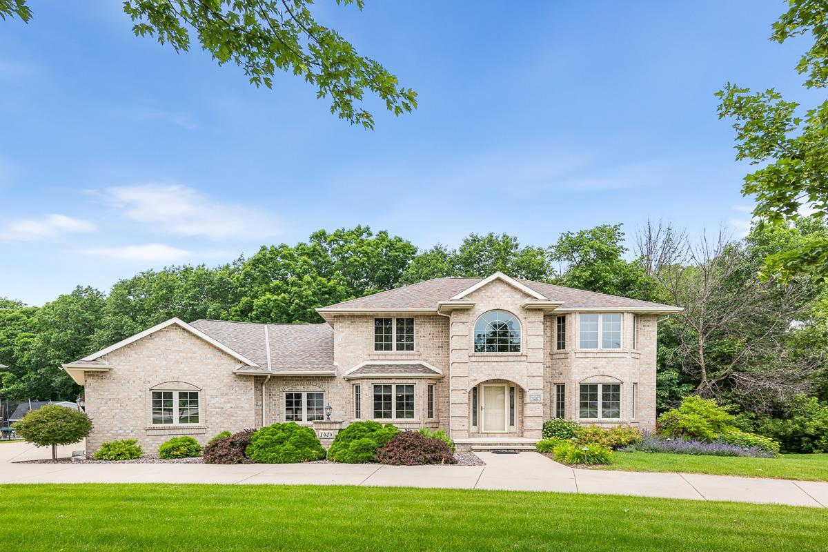 1424 Willow Creek Parkway