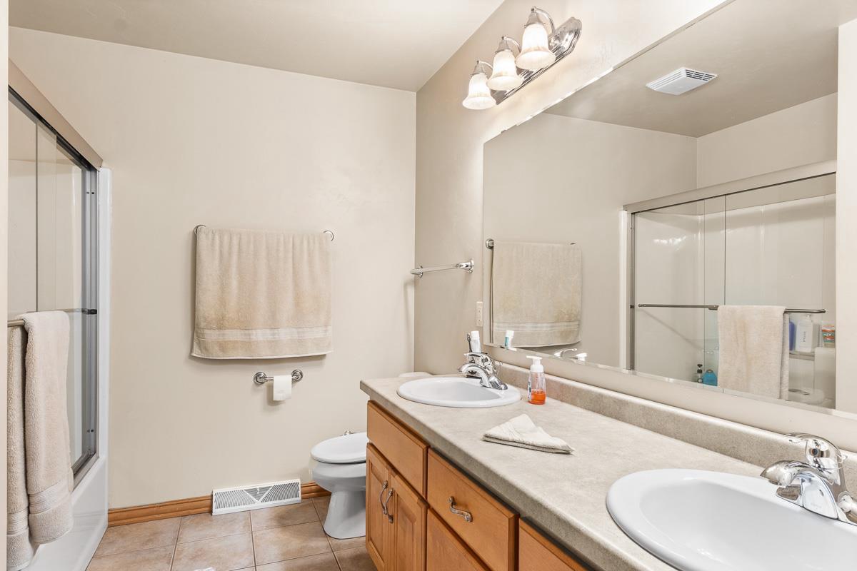 1424 Willow Creek Parkway