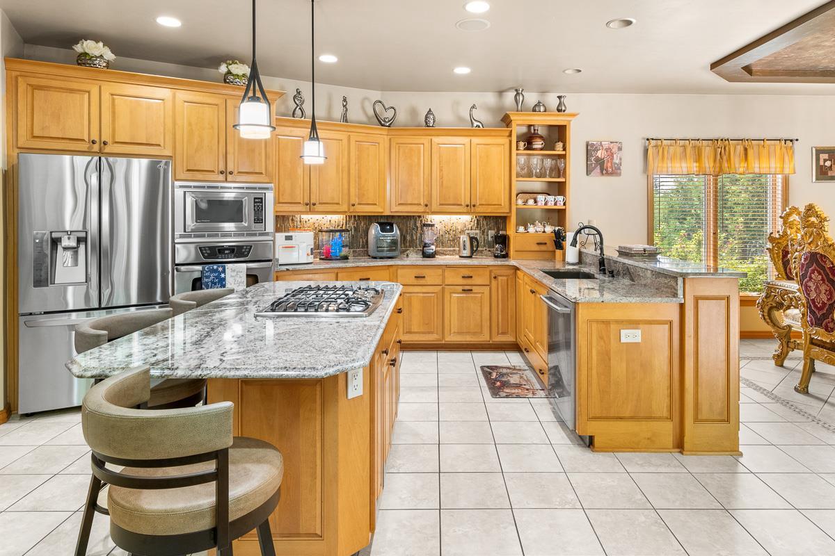 1424 Willow Creek Parkway