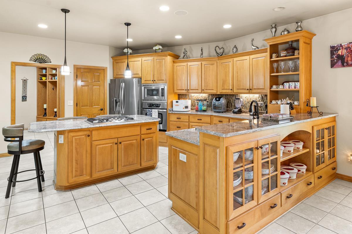 1424 Willow Creek Parkway