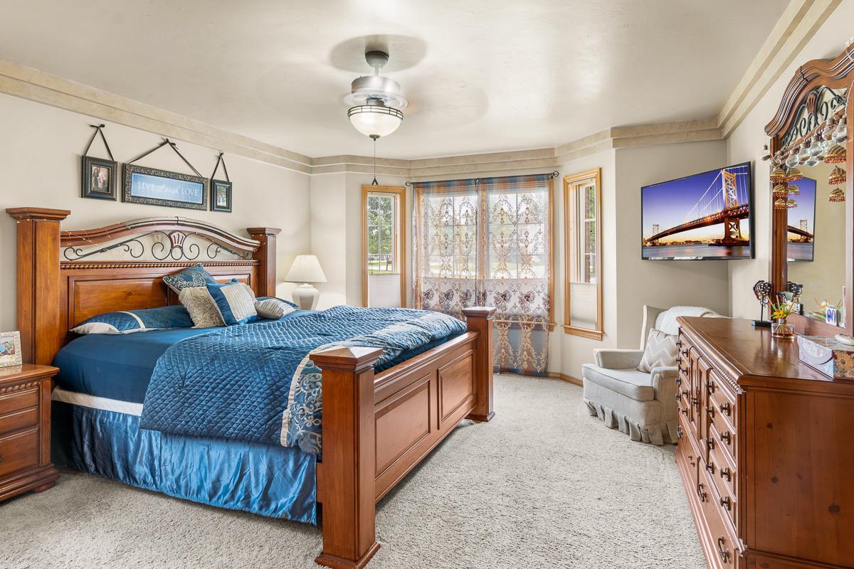 1424 Willow Creek Parkway