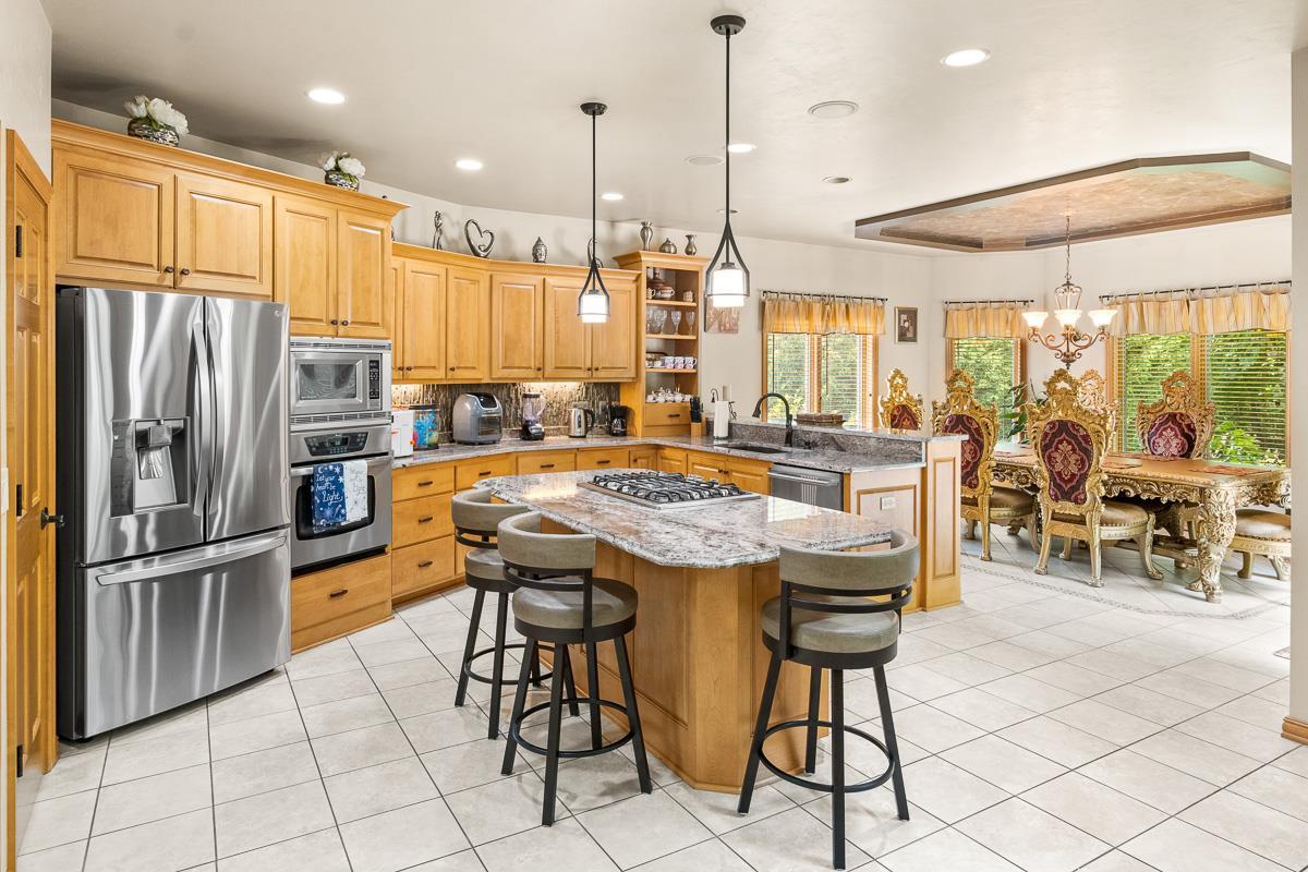 1424 Willow Creek Parkway