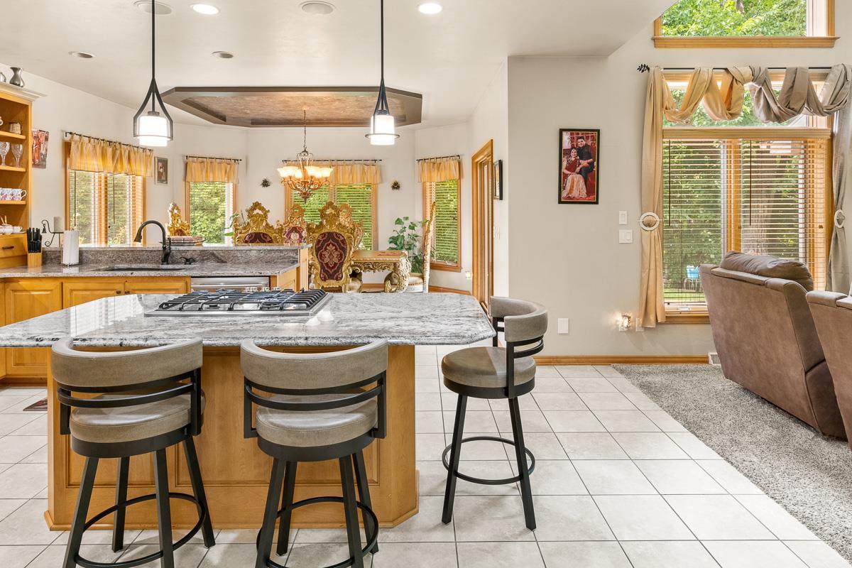 1424 Willow Creek Parkway