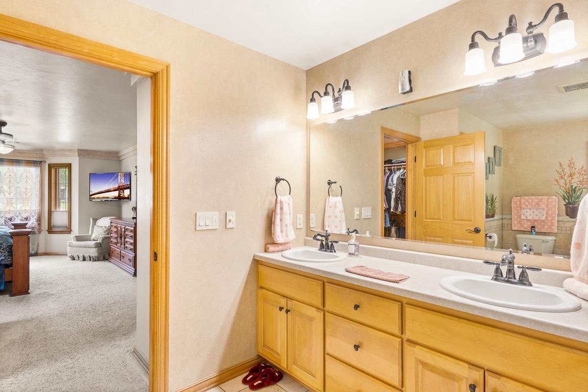 1424 Willow Creek Parkway