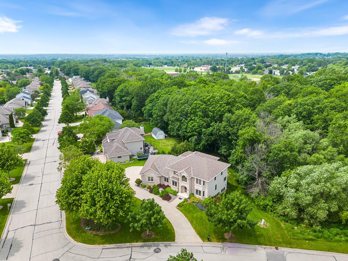 1424 Willow Creek Parkway