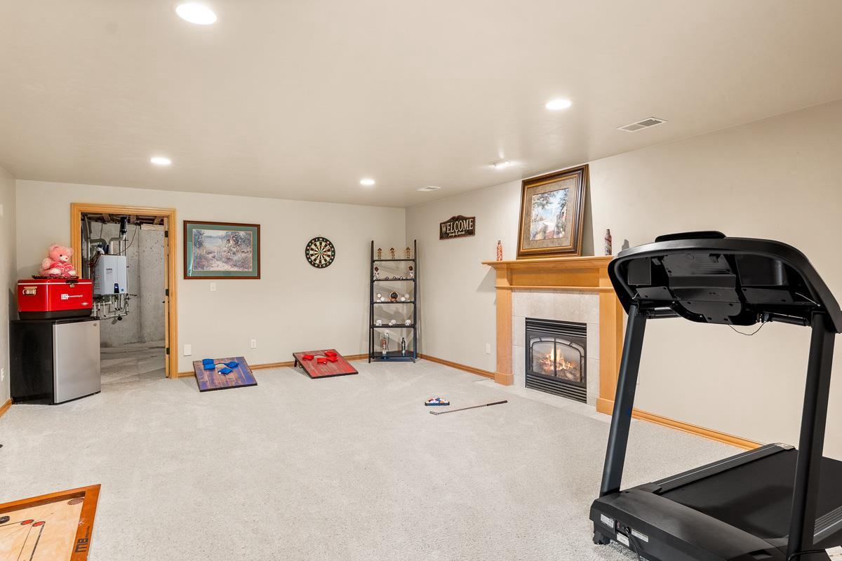 1424 Willow Creek Parkway