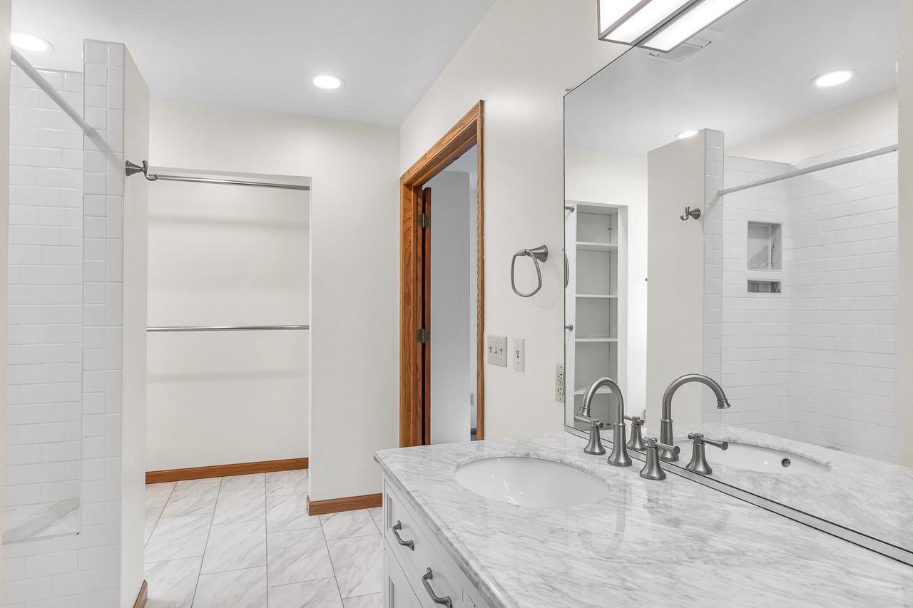 N6015 Heritage Drive