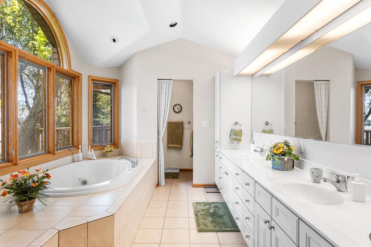 N4220 South Lakeshore Drive