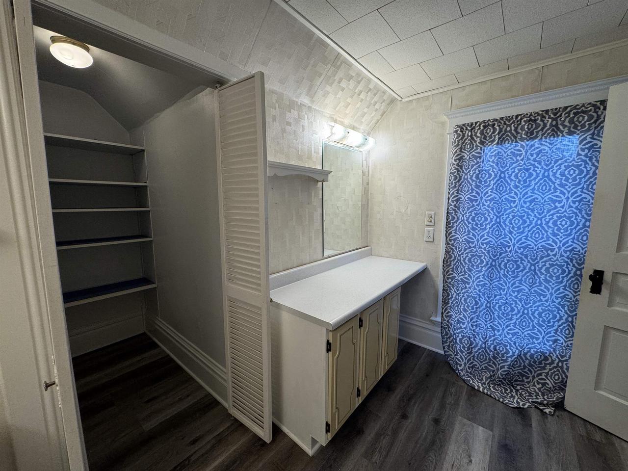 501 East Jackson Street