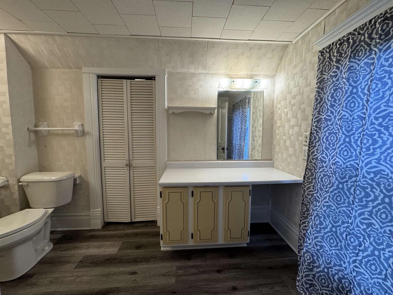 501 East Jackson Street