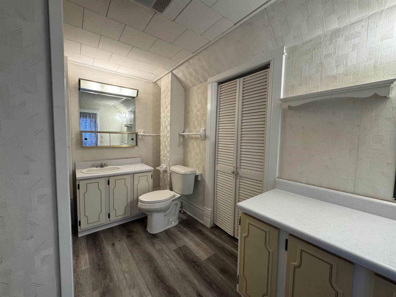 501 East Jackson Street