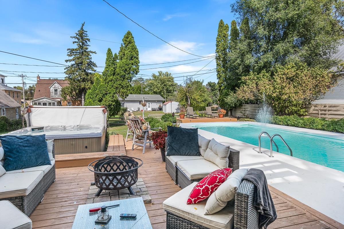 418 West Water Street