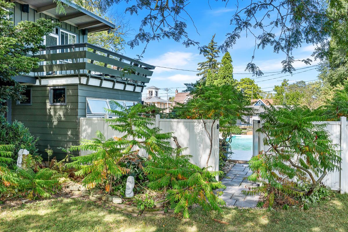 418 West Water Street