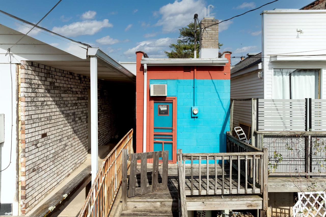 615 West Water Street