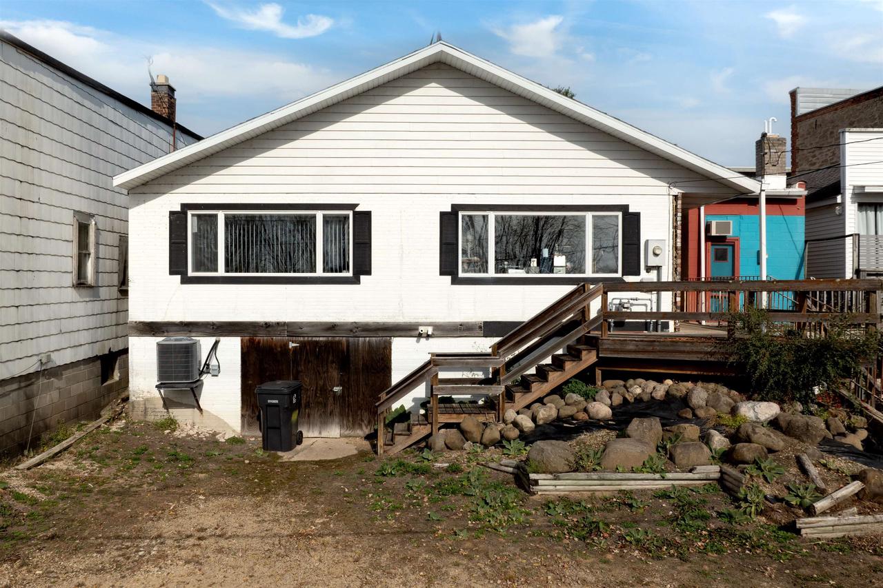 617 West Water Street