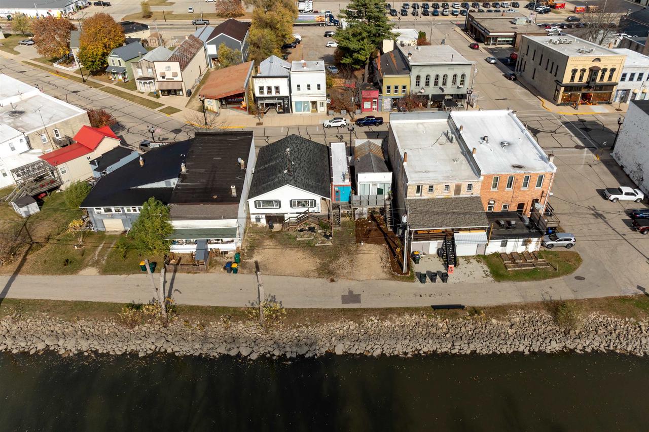 617 West Water Street