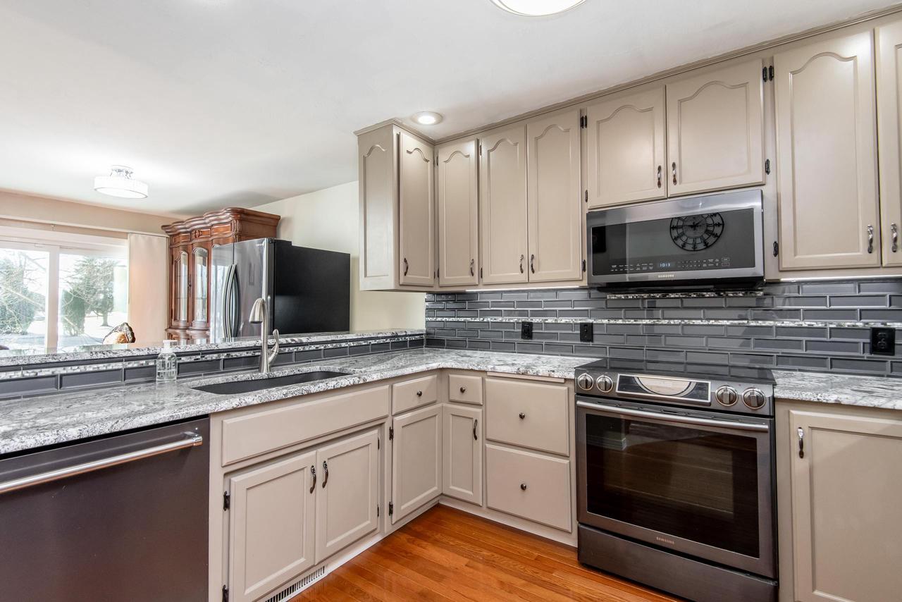 2741 West 9th Avenue