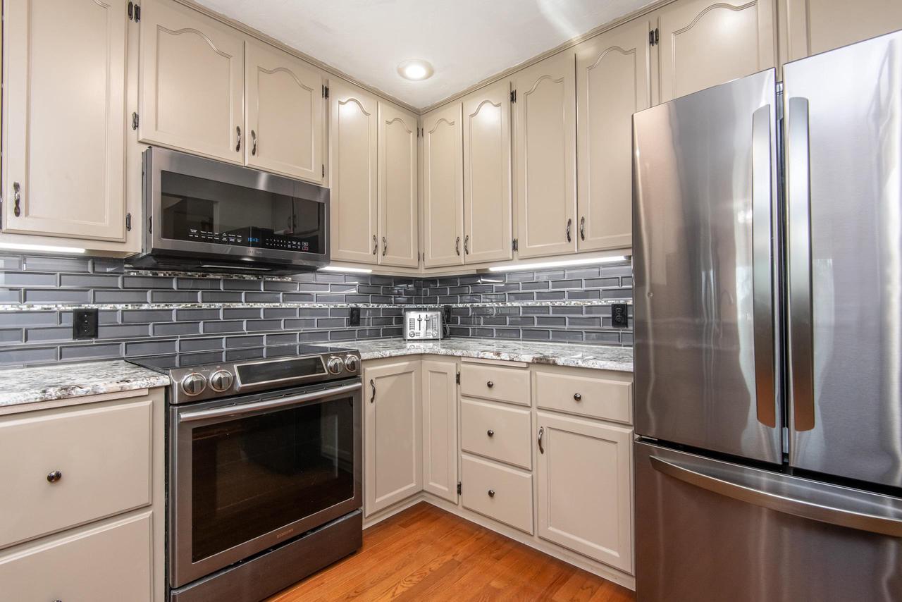 2741 West 9th Avenue