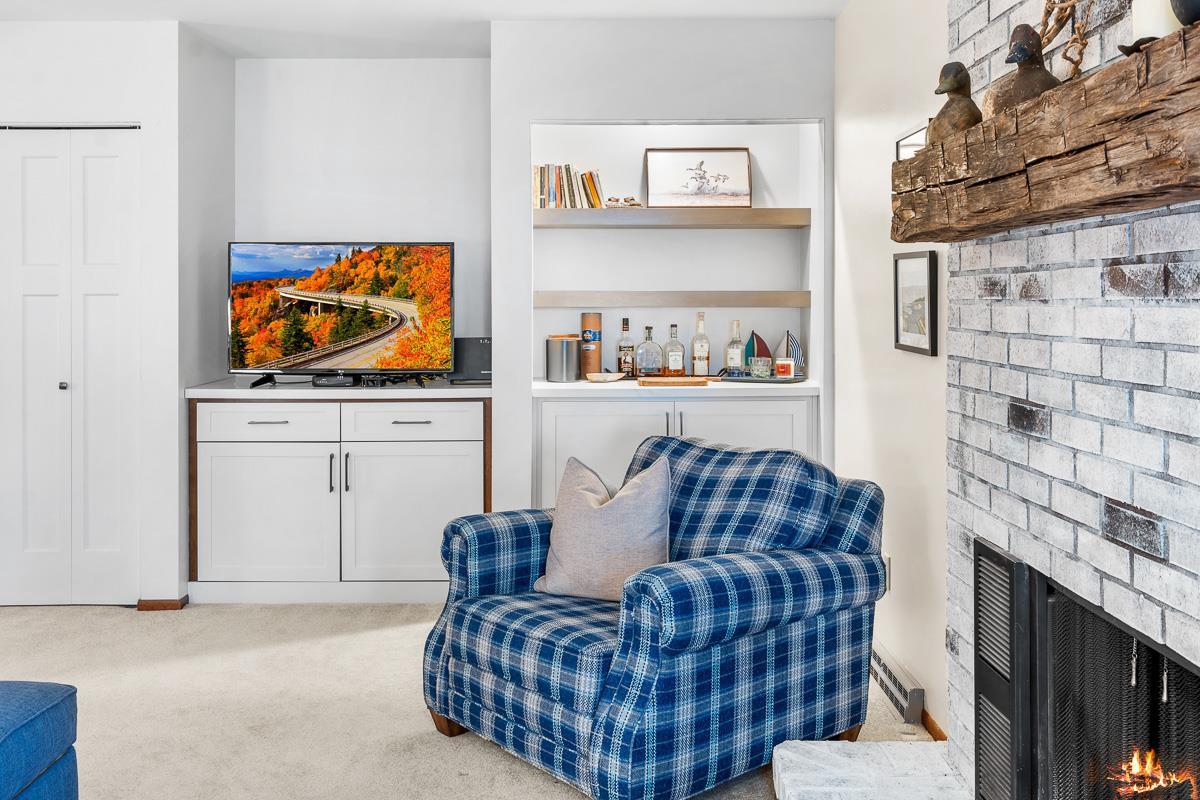 490 South Lawson Drive B4