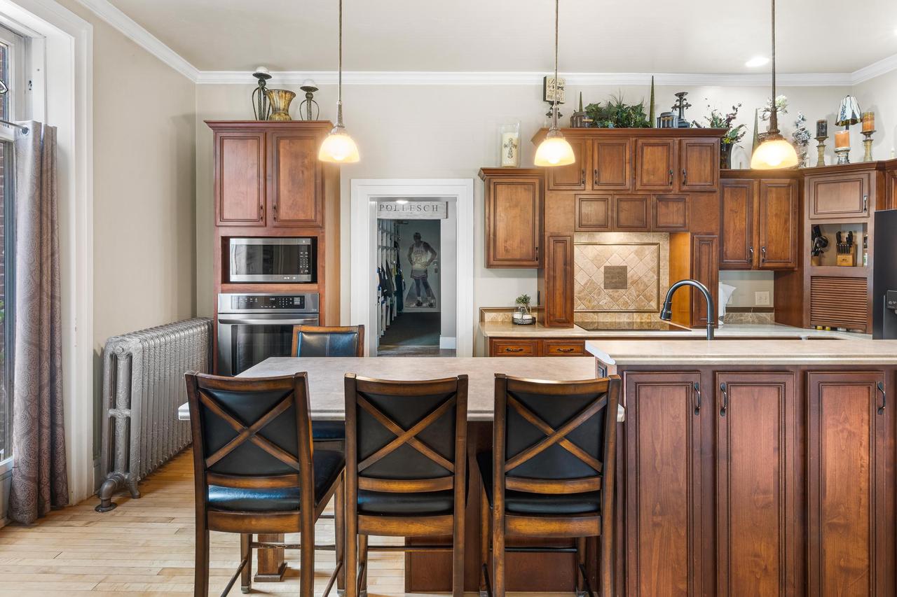 320 East Jackson Street