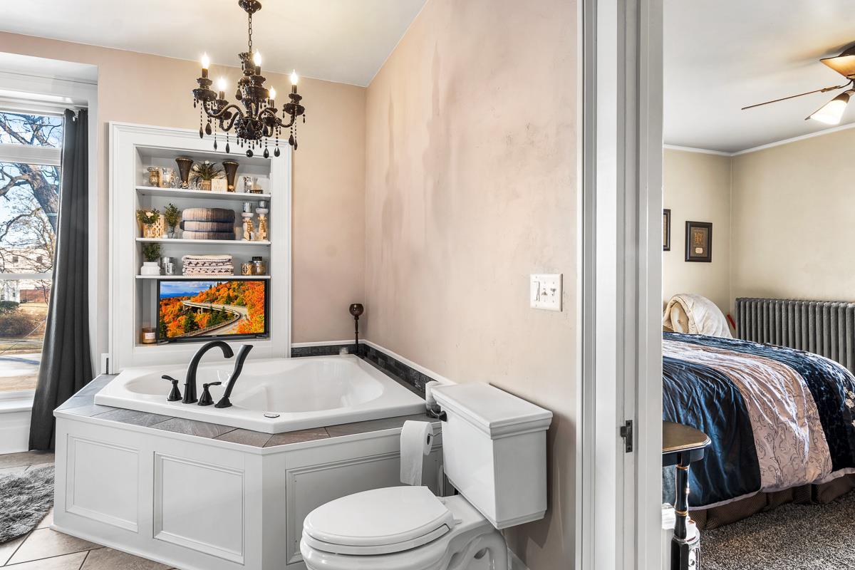 320 East Jackson Street